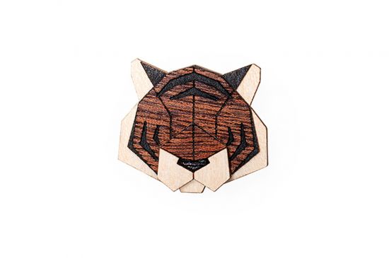 Drevená brošňa Tiger Brooch