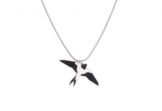 Drevený prívesok Swallow Pendant