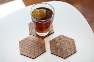 Drevené podložky Apis Coasters