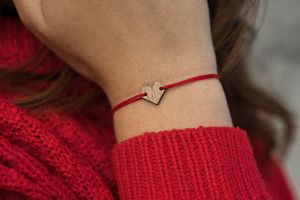 Povrázkový náramok Red Heart Wooden Bracelet