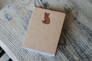 Zápisník s líškou Sitting Fox B7 nelinajkový