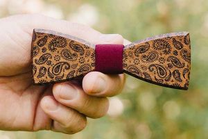 Drevený motýlik Paisley Deep