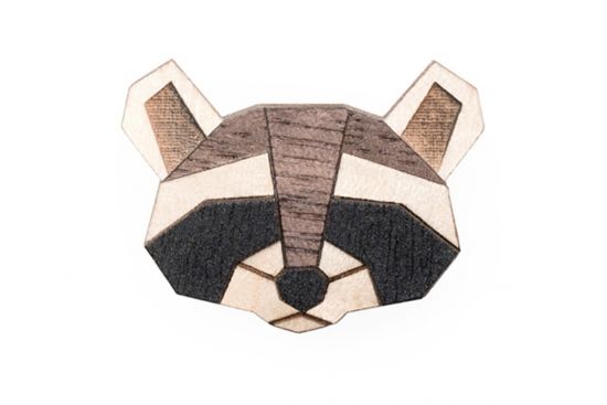 Drevená brošňa Raccoon Brooch