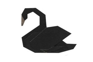 Drevená brošňa Black Swan Brooch