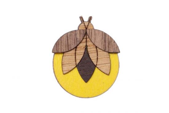 Drevená brošňa Světluška Brooch