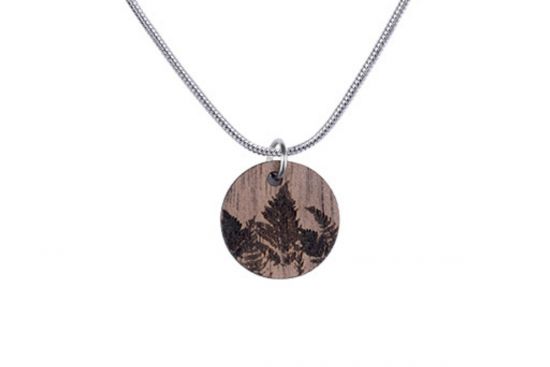 Drevený prívesok Bracken Pendant