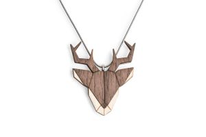 Drevený prívesok Deer Pendant