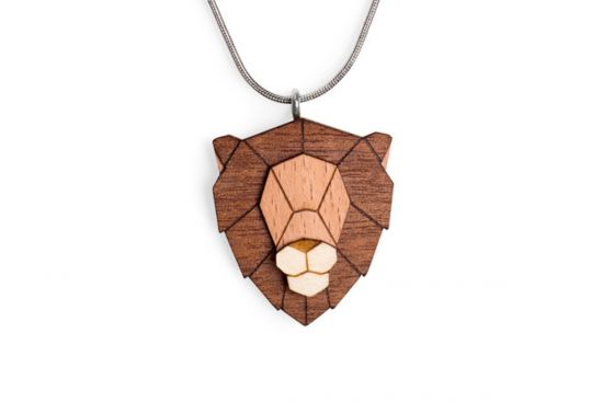 Drevený prívesok Lion Pendant