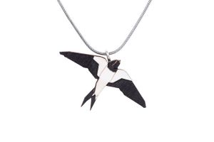 Drevený prívesok Swallow Pendant