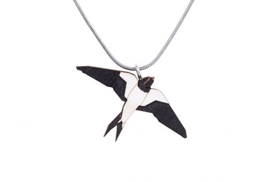 Drevený prívesok Swallow Pendant