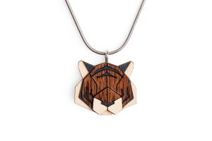 Drevený prívesok Tiger Pendant