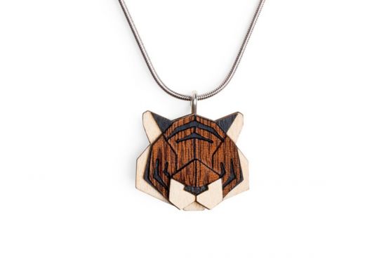 Drevený prívesok Tiger Pendant