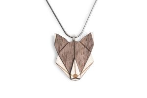 Drevený prívesok Wolf Pendant