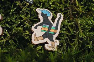 Drevená brošňa Mikeš do školy – Josef Lada ©