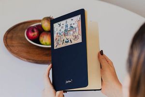 Zápisník A5 – Zvieratká prezimujú v horárni – Josef Lada ©