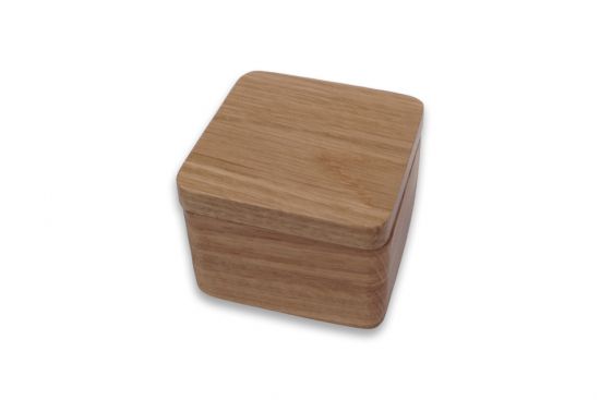 Malá drevená šperkovnica s vekom